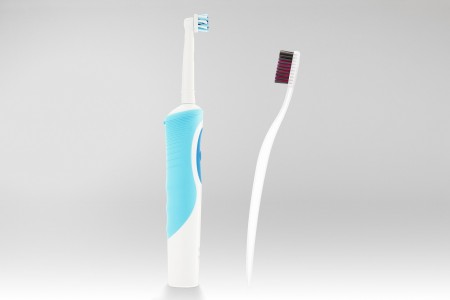 Brosse à dents électrique VS manuelle