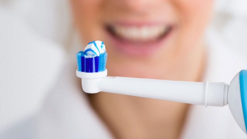 Pourquoi opter pour une brosse à dents électrique?