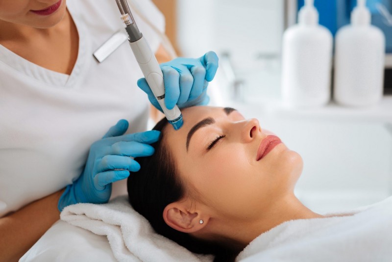 Le nouveau soin du visage (Hydrafacial) pour nettoyer et hydrater la peau