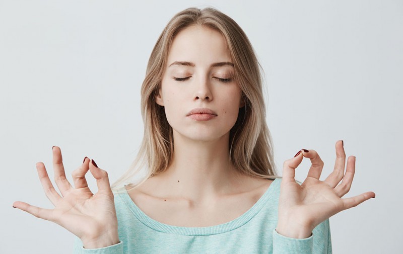 Yoga du visage : une technique anti-âge parfaite pour les rides